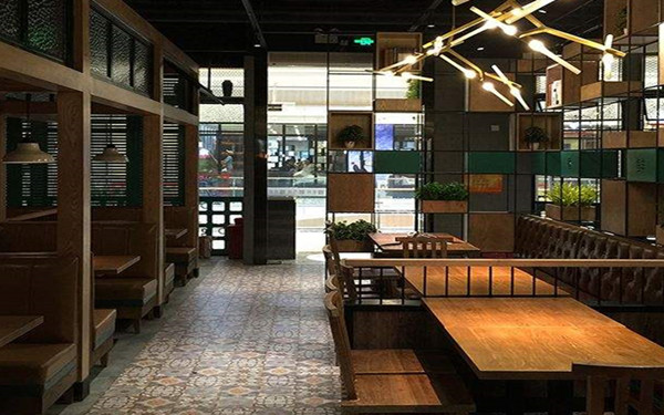 注冊一個(gè)?？诓惋嫻疽嗌馘X？